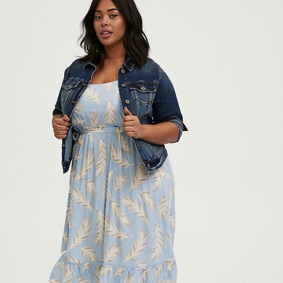 torrid Jackets & Blazers - Torrid Denim Jacket Medium wash Trucker s 2x